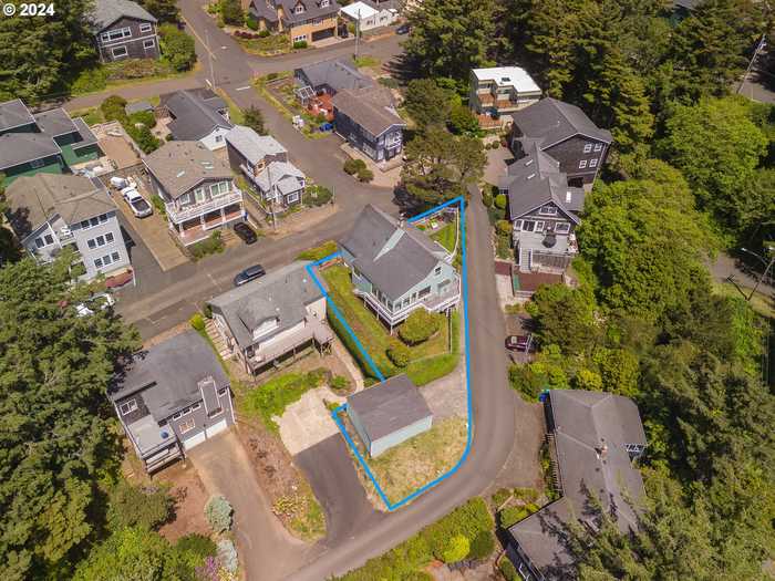 photo 37: 870 SW 10TH ST, Lincoln City OR 97367