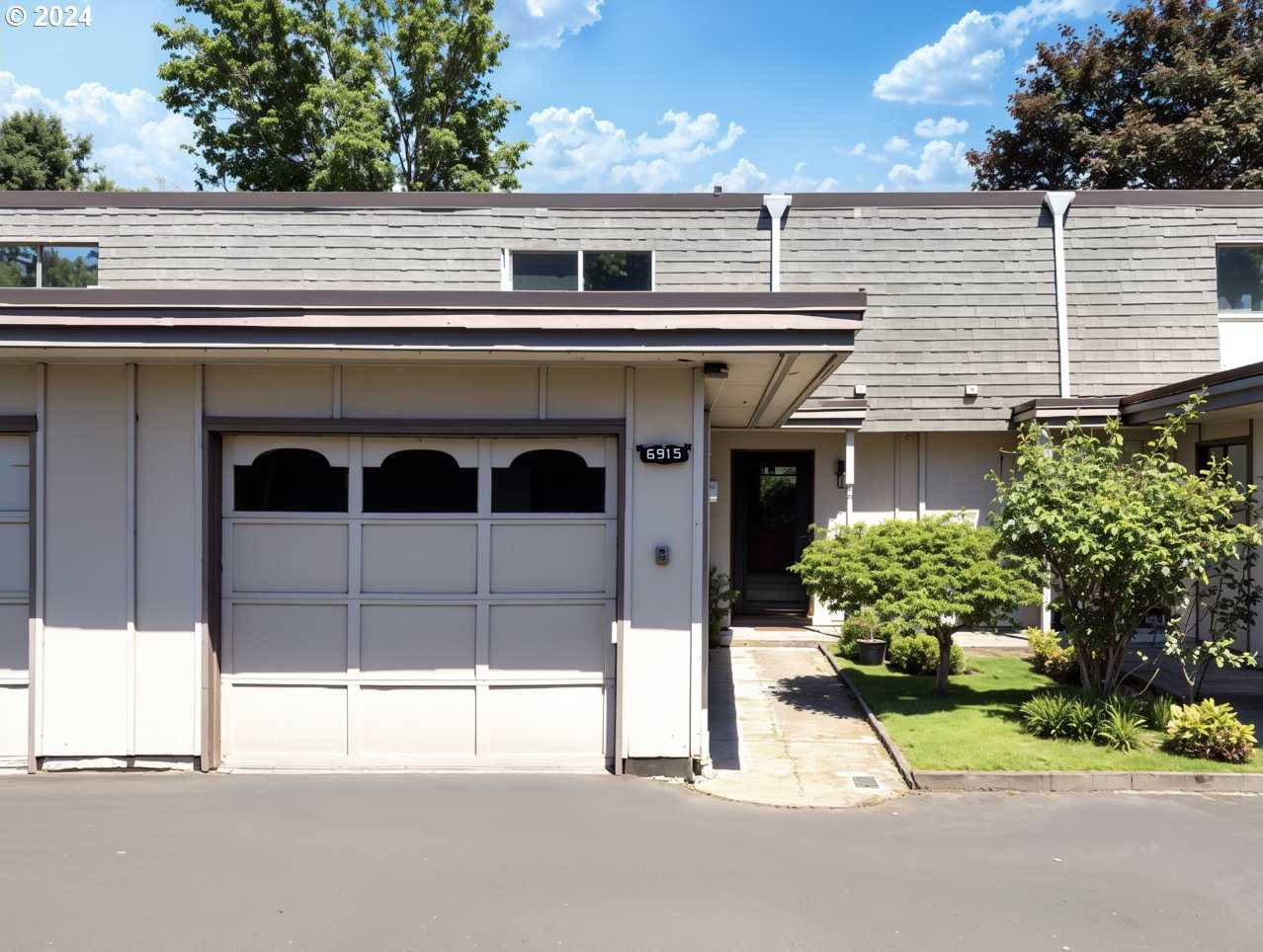 photo 1: 6915 SW CAMDEN LN, Beaverton OR 97008