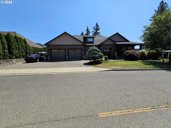 photo 1: 1756 SCARDI BLVD, Sutherlin OR 97479