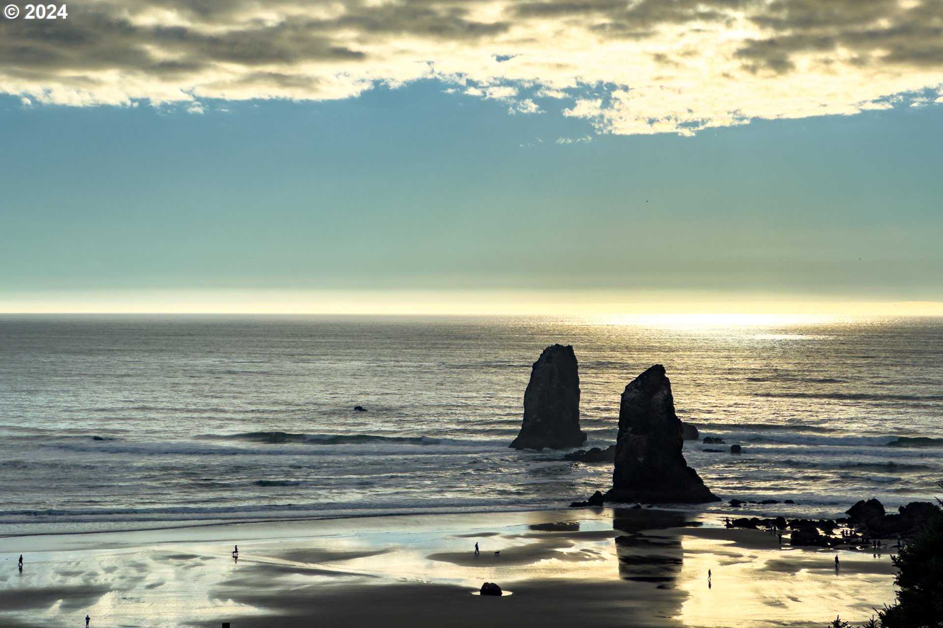 photo 3: 1855 HAYSTACK LN, Cannon Beach OR 97110