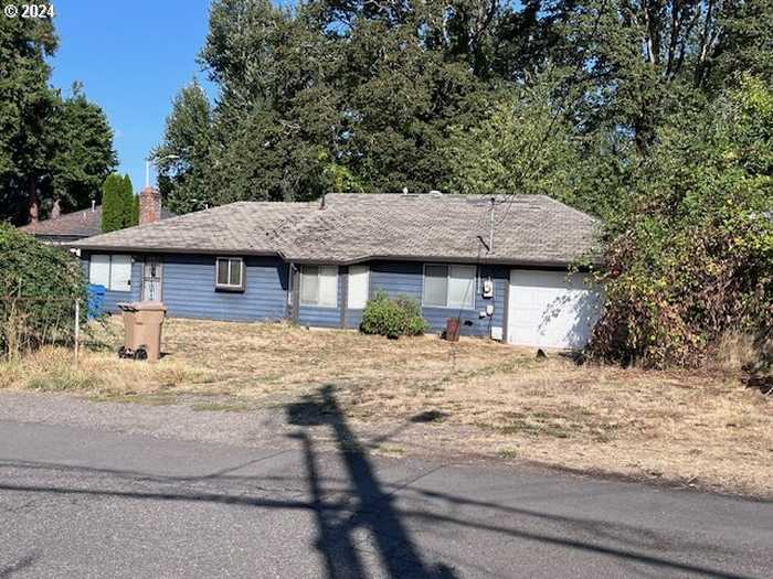 photo 1: 4835 SE INA AVE, Milwaukie OR 97267