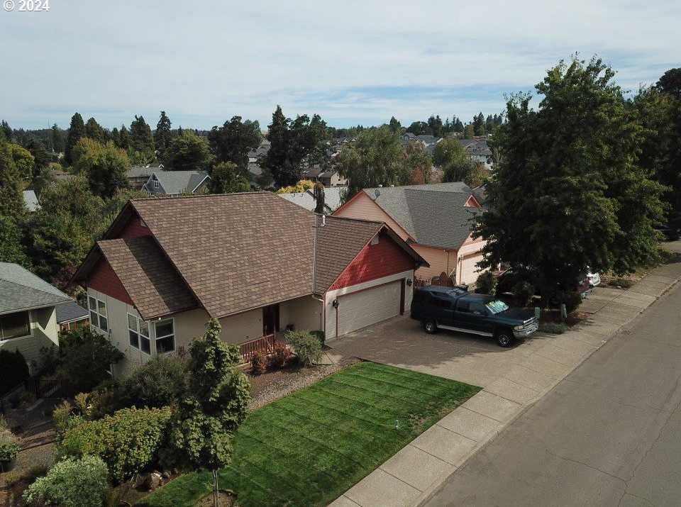 photo 1: 80 SWEDEN CIR, Silverton OR 97381