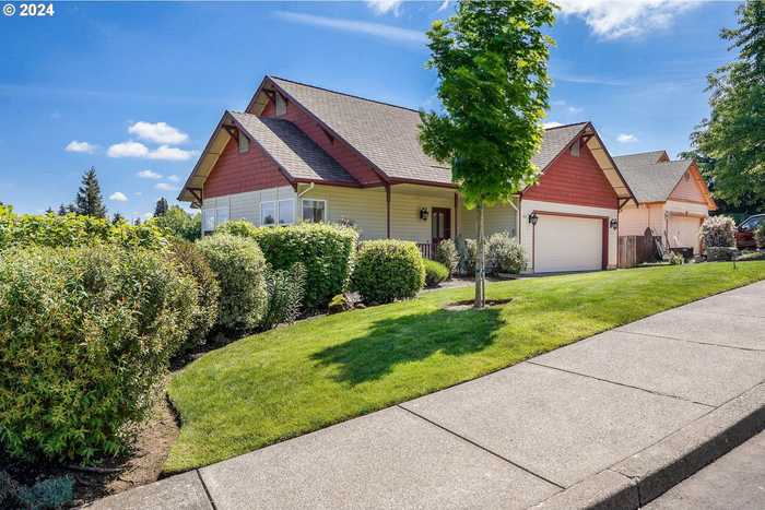 photo 1: 80 SWEDEN CIR, Silverton OR 97381