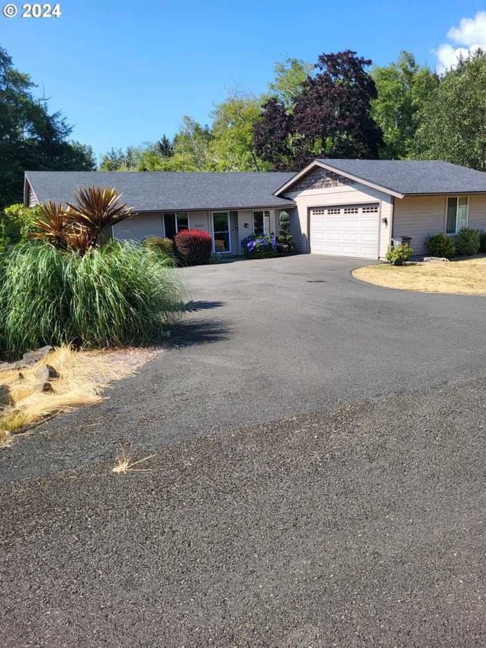 photo 1: 90304 SHORELINE DR, Warrenton OR 97146