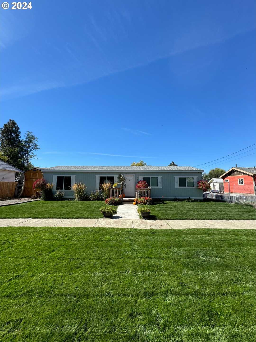 photo 1: 1615 6th ST, Baker City OR 97814