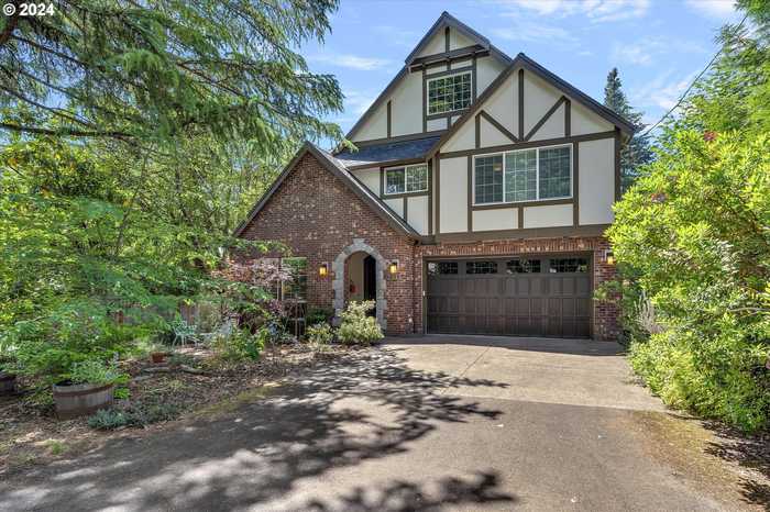 photo 1: 4537 SW 60TH PL, Portland OR 97221