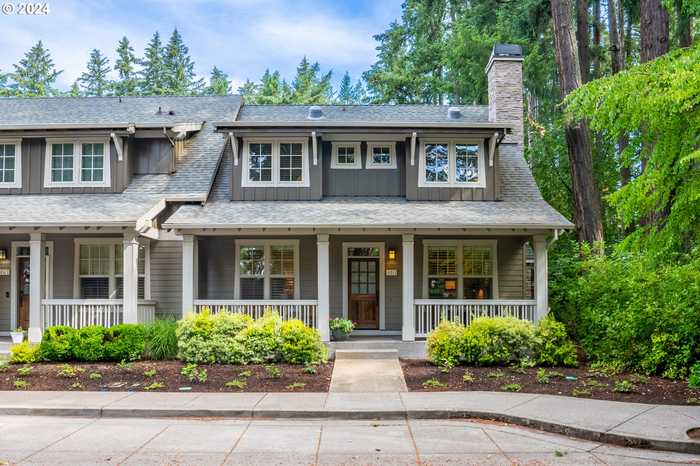 photo 1: 4511 OAKRIDGE RD, Lake Oswego OR 97035