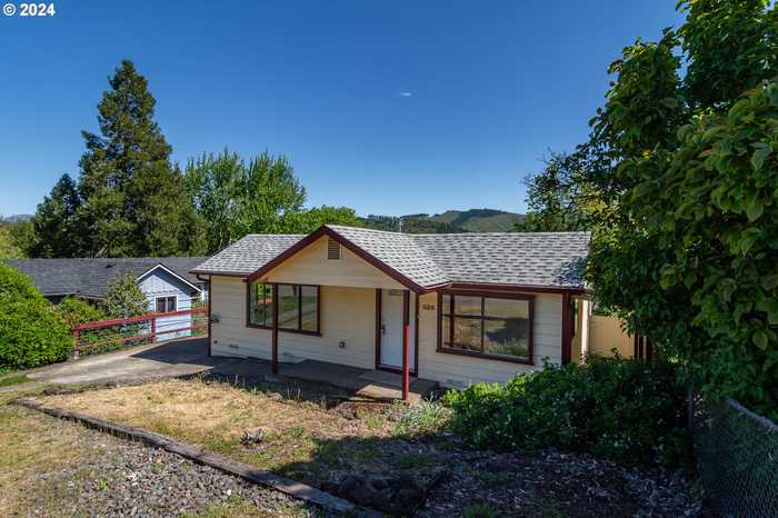 photo 37: 328 E FIFTH AVE, Sutherlin OR 97479