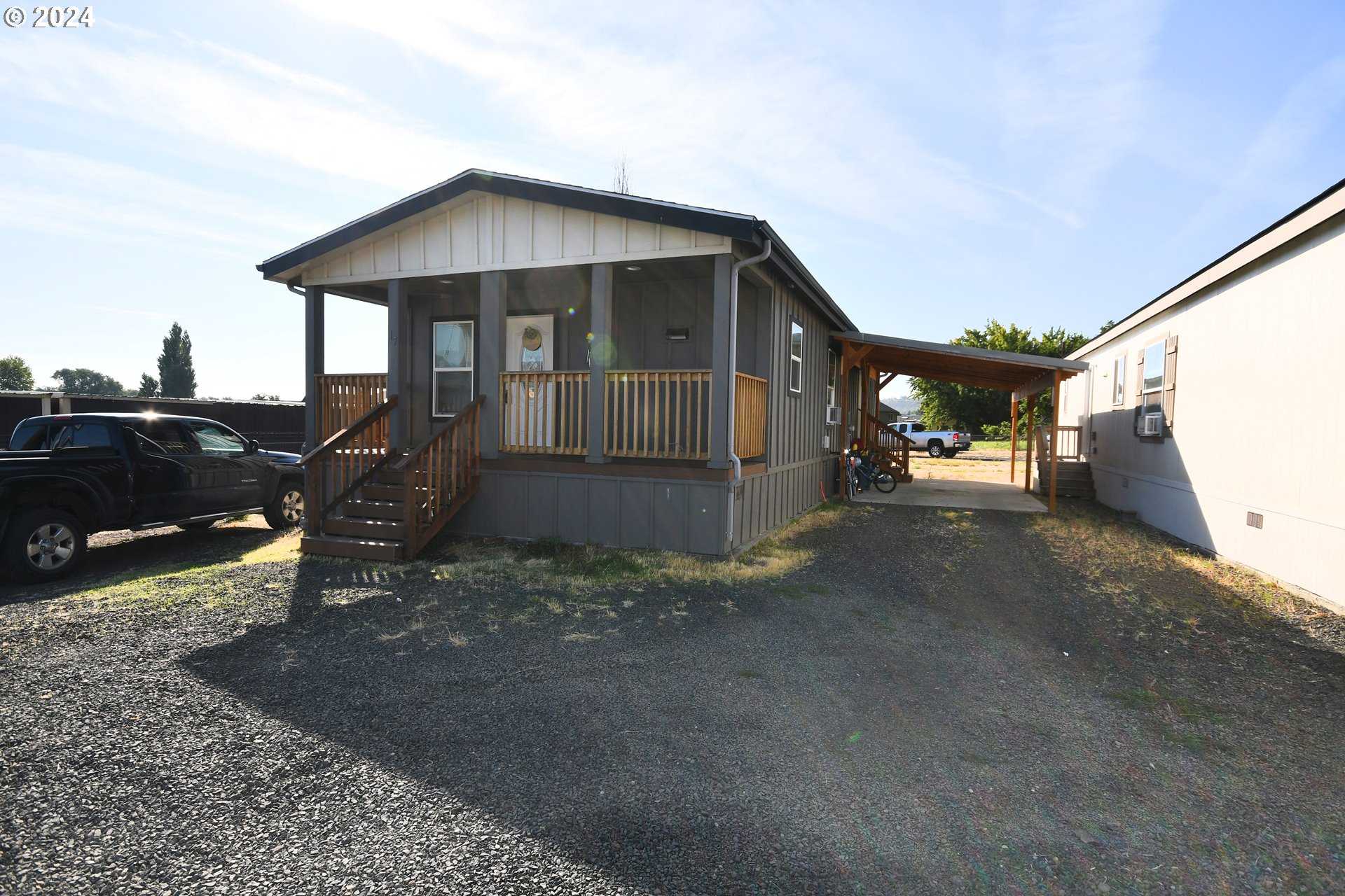 photo 1: 3319 W 10TH ST Unit 17, The Dalles OR 97058