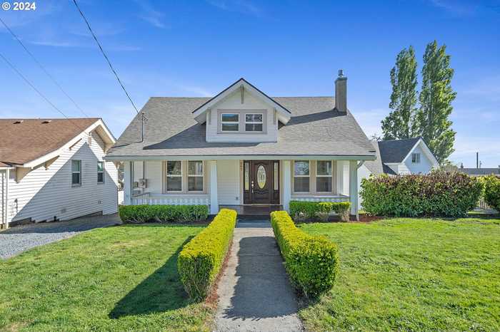 photo 1: 207 CYPRESS AVE, Garibaldi OR 97118