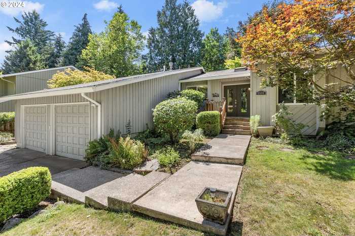 photo 1: 9500 SW CARRIAGE WAY, Beaverton OR 97008