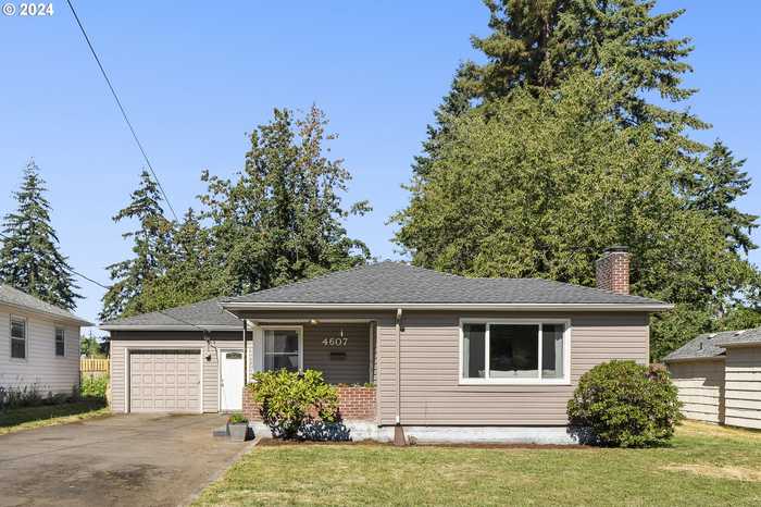 photo 1: 4607 NE 74TH AVE, Portland OR 97218