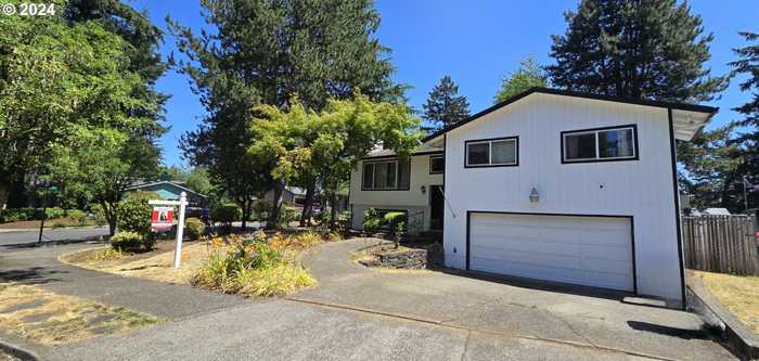 photo 2: 3338 SE 156TH AVE, Portland OR 97236