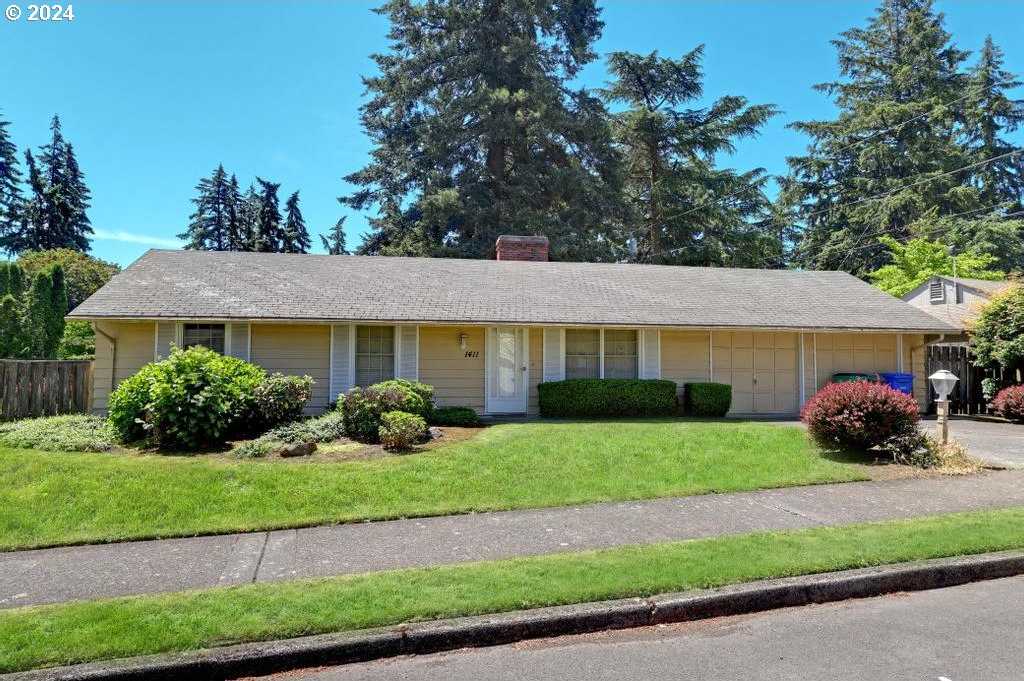 photo 1: 1411 SE 146TH PL, Portland OR 97233