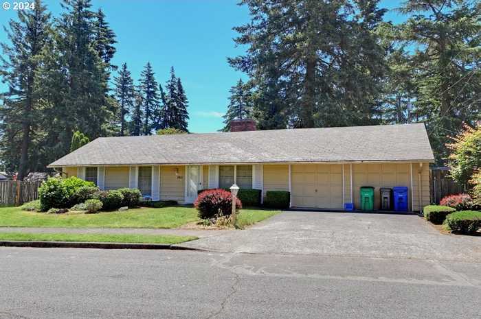 photo 2: 1411 SE 146TH PL, Portland OR 97233