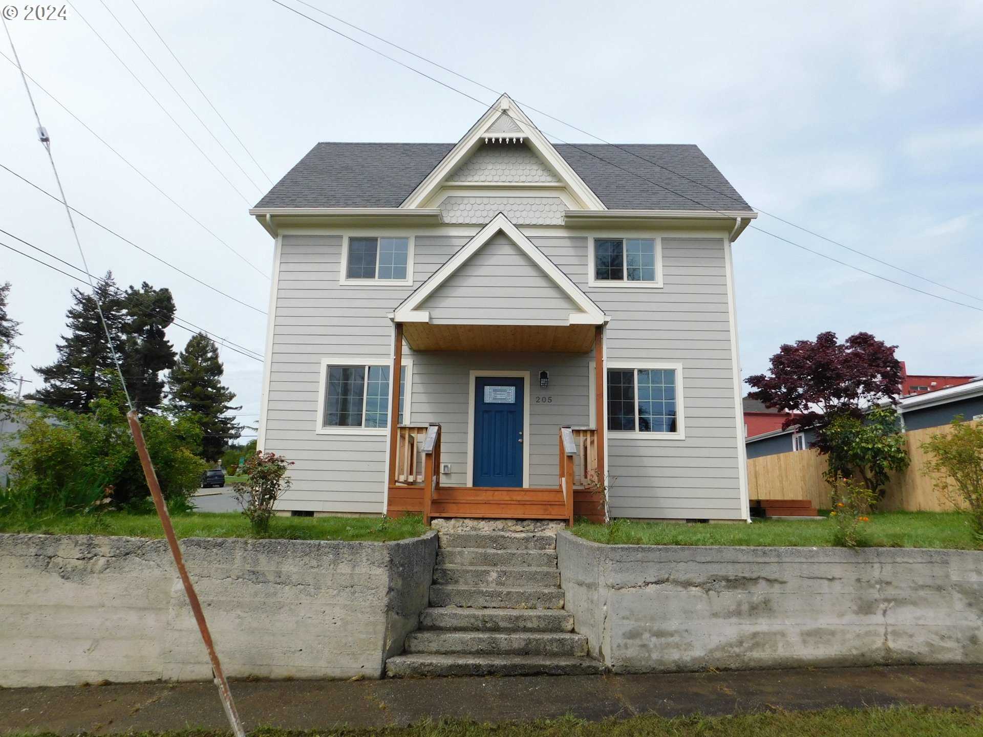 photo 2: 205 Maple ST, Myrtle Point OR 97458