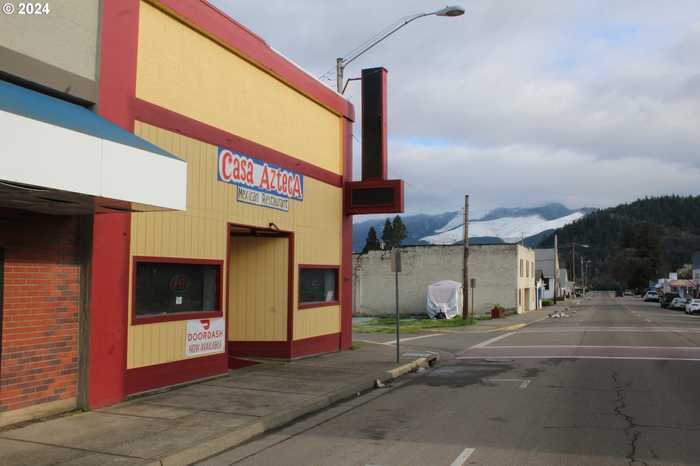 photo 1: 309 MAIN ST, Riddle OR 97469