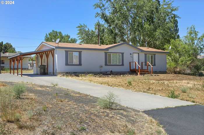 photo 1: 350 KRAMERIA CT, Arlington OR 97812