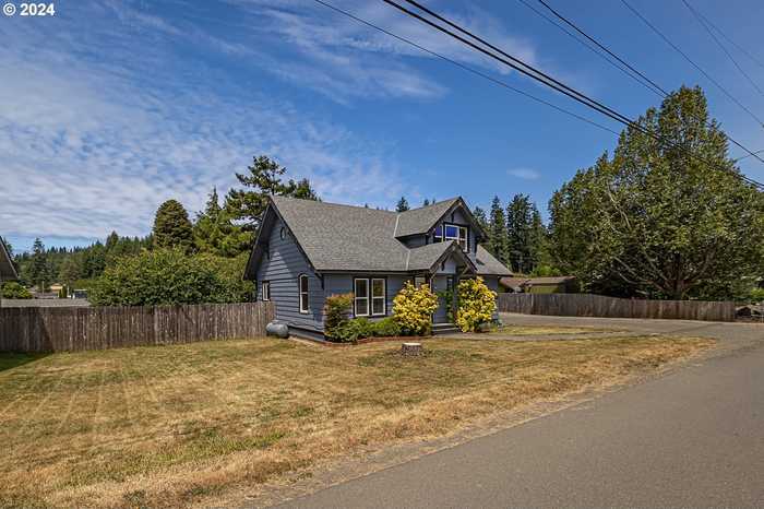 photo 2: 1735 N Elm ST, Coquille OR 97423