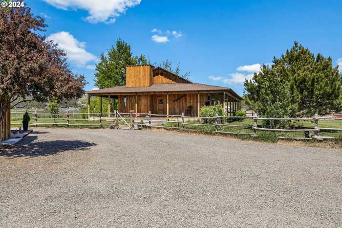 photo 1: 3855 NW GERKE RD, Prineville OR 97754