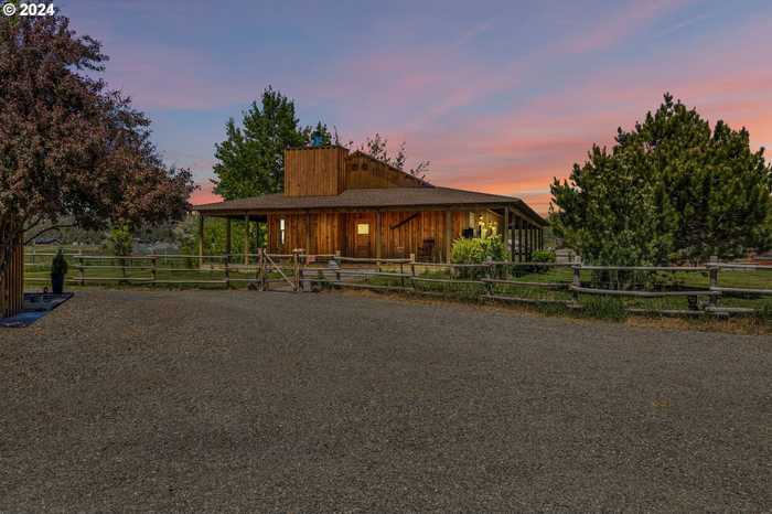 photo 2: 3855 NW GERKE RD, Prineville OR 97754