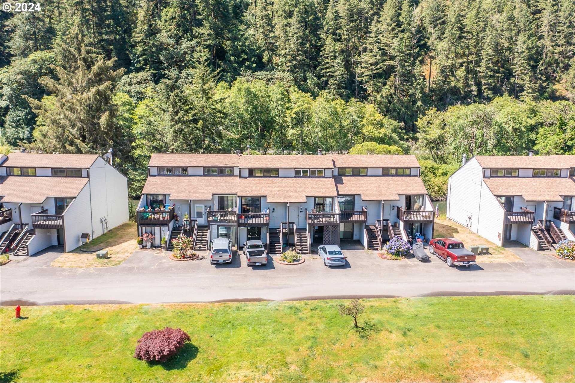 photo 3: 43605 STATE HIGHWAY 38 Unit 10, Reedsport OR 97467