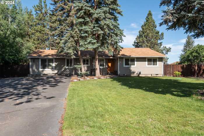 photo 1: 60811 WINDSOR DR, Bend OR 97702