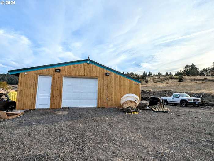 photo 2: 60347 ROSE RIDGE RD, Cove OR 97824