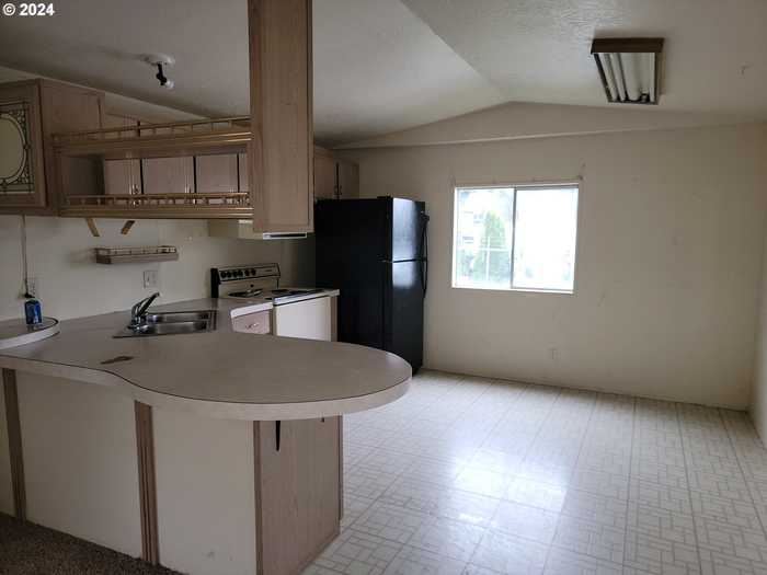 photo 2: 91293 HEDGE LN, Coos Bay OR 97420