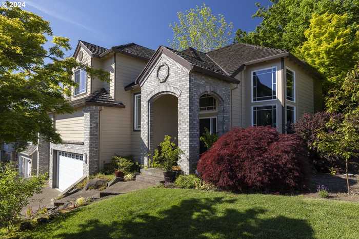 photo 2: 3821 FAIRHAVEN DR, West Linn OR 97068