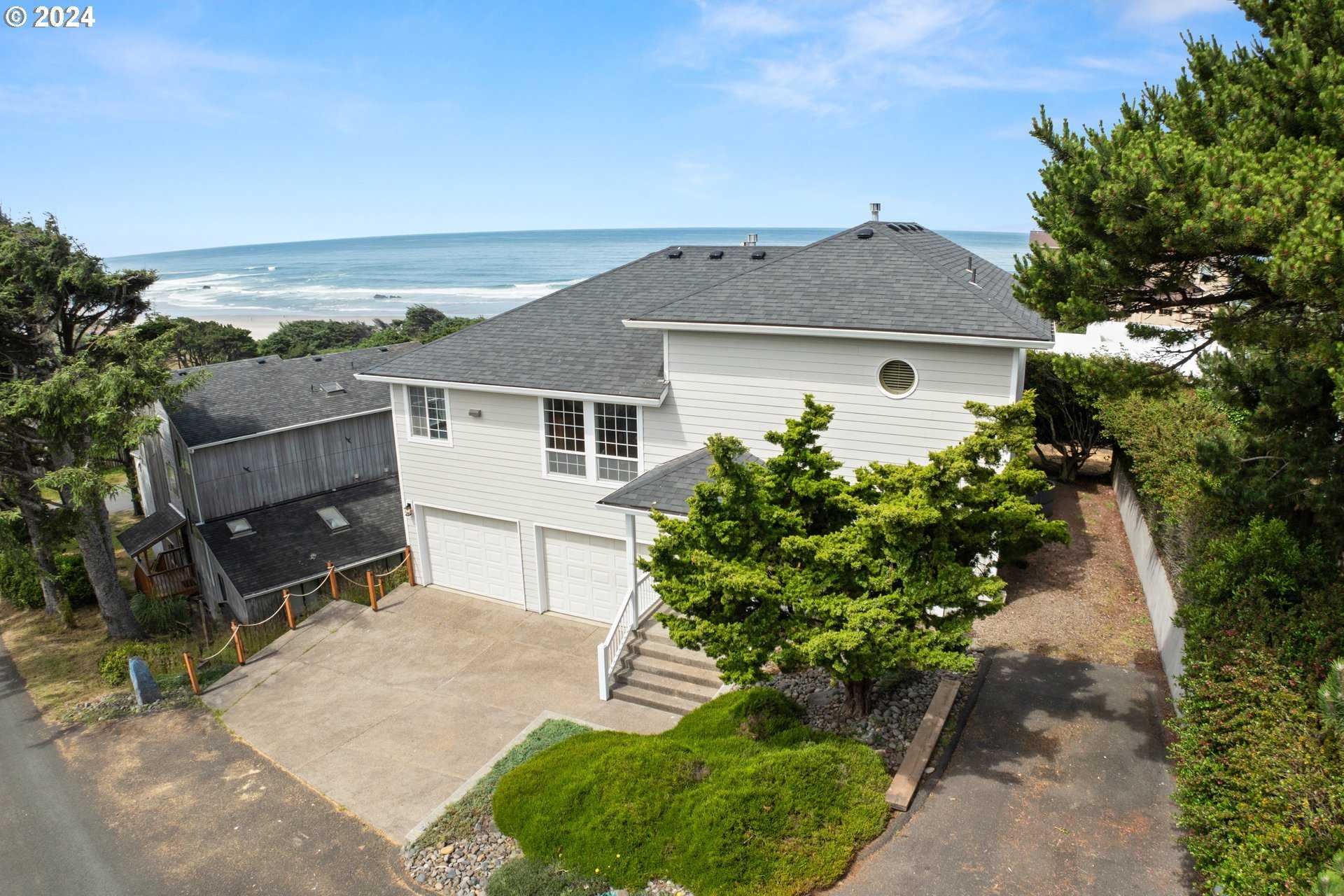 photo 2: 5053 NW KEEL AVE, Lincoln City OR 97367