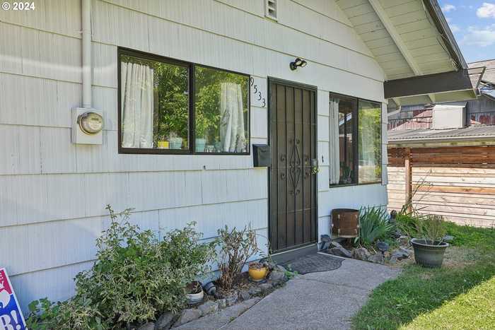 photo 2: 9533 N CALHOUN AVE, Portland OR 97203