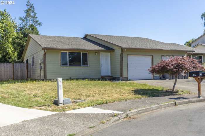 photo 1: 509 SE DEBBIE ST, Mc Minnville OR 97128