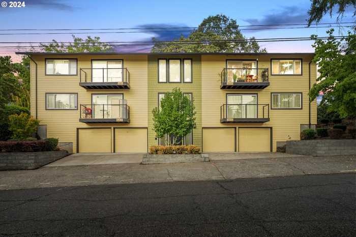 photo 1: 8405 N WILLAMETTE BLVD, Portland OR 97203