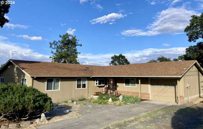 photo 1: 2413 W 13TH ST, The Dalles OR 97058