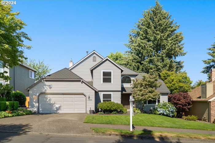 photo 1: 19253 SW CHESAPEAKE DR, Tualatin OR 97062