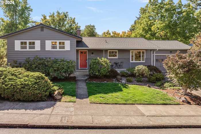 photo 1: 6635 SW 34TH AVE, Portland OR 97239