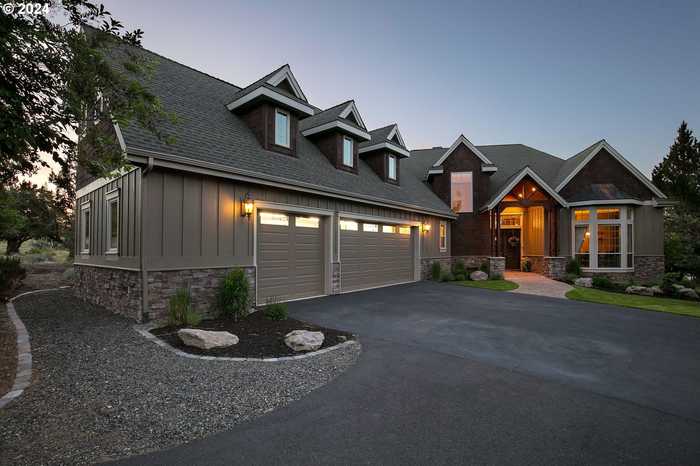 photo 2: 9009 MERLIN DR, Redmond OR 97756