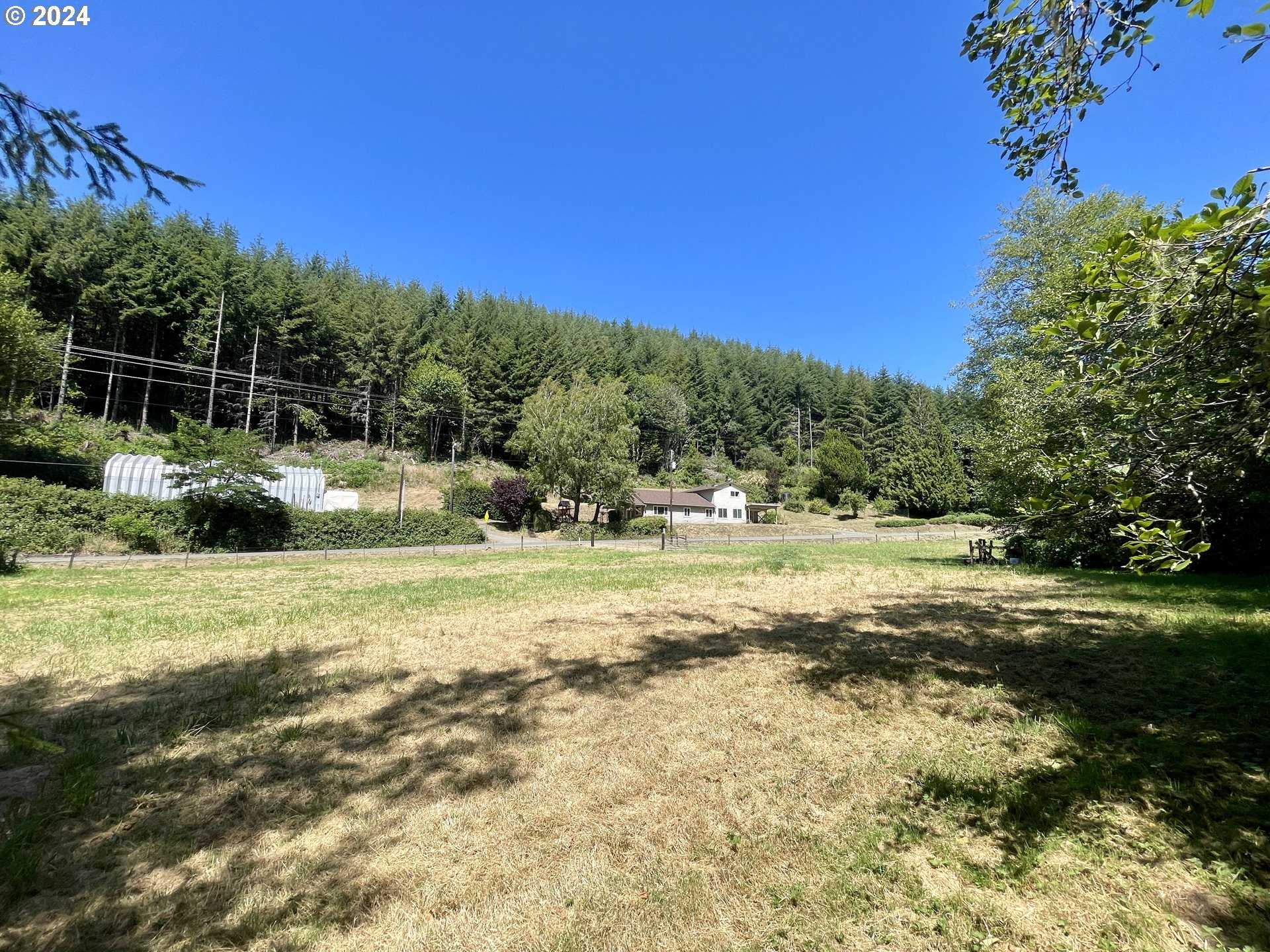 photo 2: 96343 COOS SUMNER LN, Coos Bay OR 97420