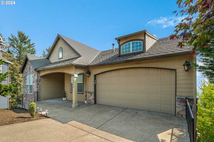 photo 2: 3945 NW SUNSET CIR, Portland OR 97229