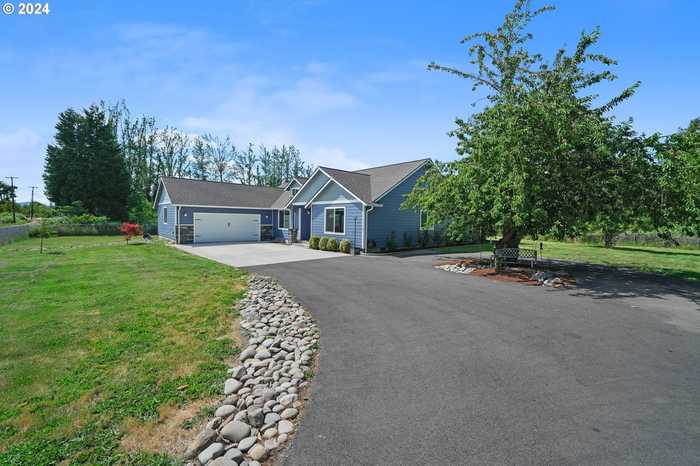 photo 1: 86002 EDENVALE RD, Pleasant Hill OR 97455