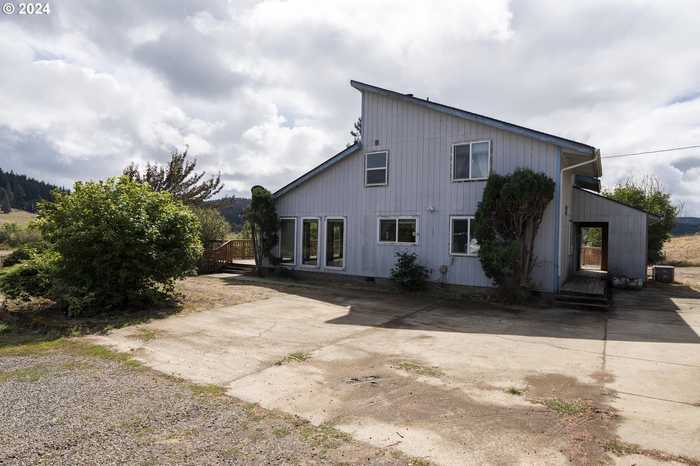 photo 1: 27004 BRIGGS HILL RD, Eugene OR 97405