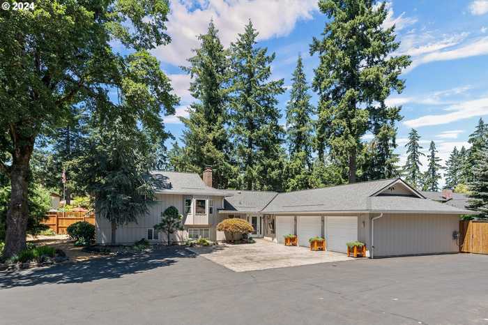 photo 1: 17071 SE JADE CT, Milwaukie OR 97267