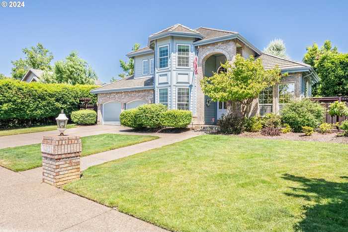 photo 1: 1695 VICTORIAN WAY, Eugene OR 97401