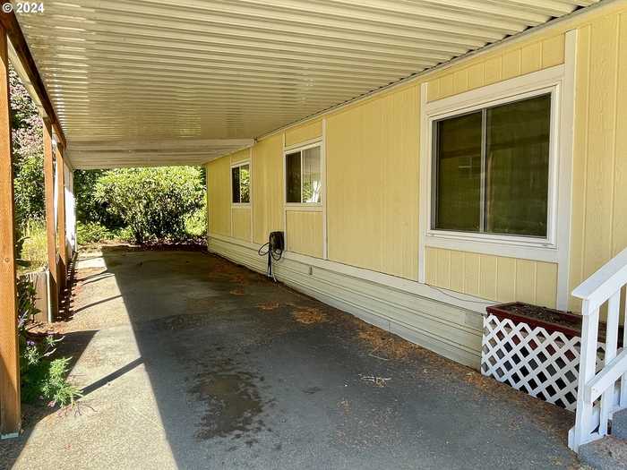 photo 2: 630 SHOREPINES HTS, Coos Bay OR 97420