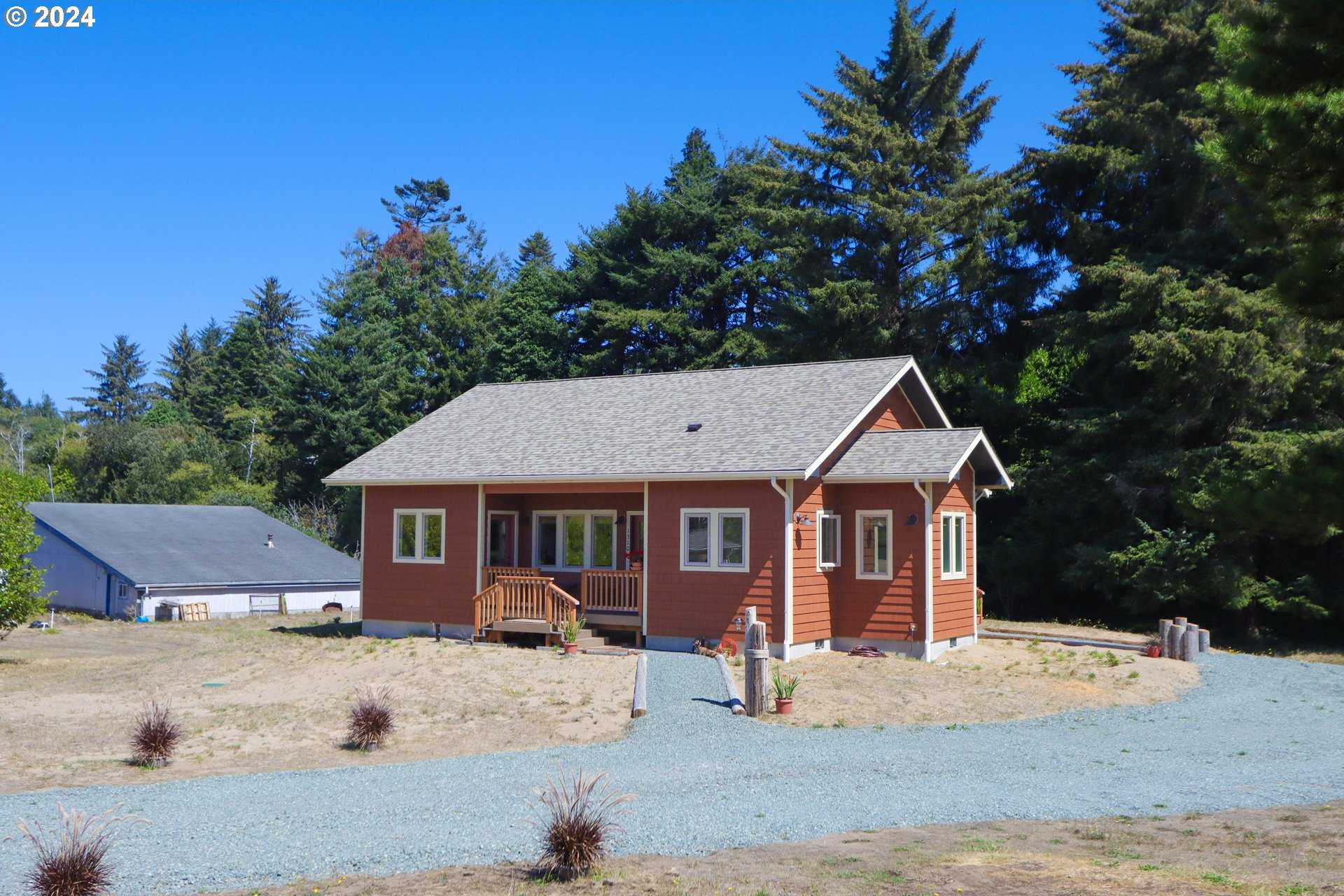 photo 2: 1310 Riverside DR NE, Bandon OR 97411