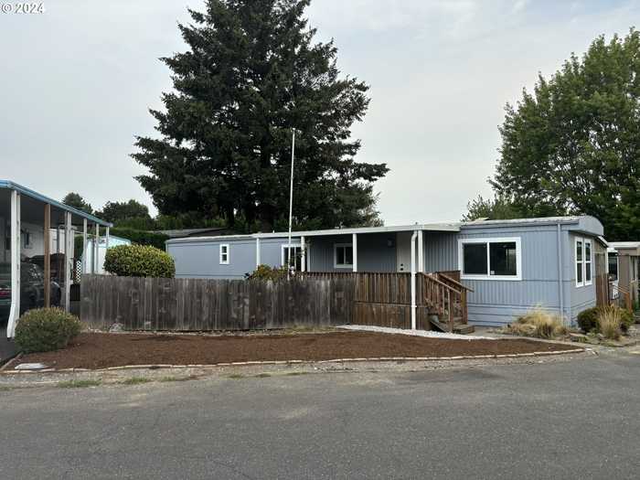 photo 1: 21100 NE SANDY BLVD Unit #113, Fairview OR 97024