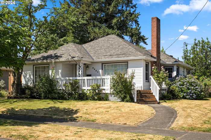 photo 1: 4451 NE 81ST AVE, Portland OR 97218