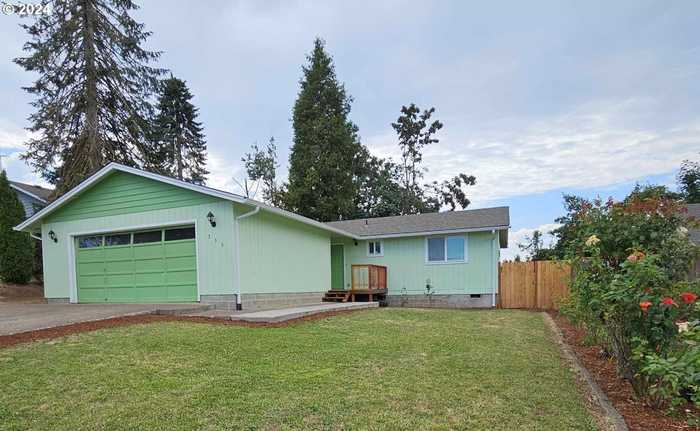 photo 1: 355 MEADOW LN, Creswell OR 97426