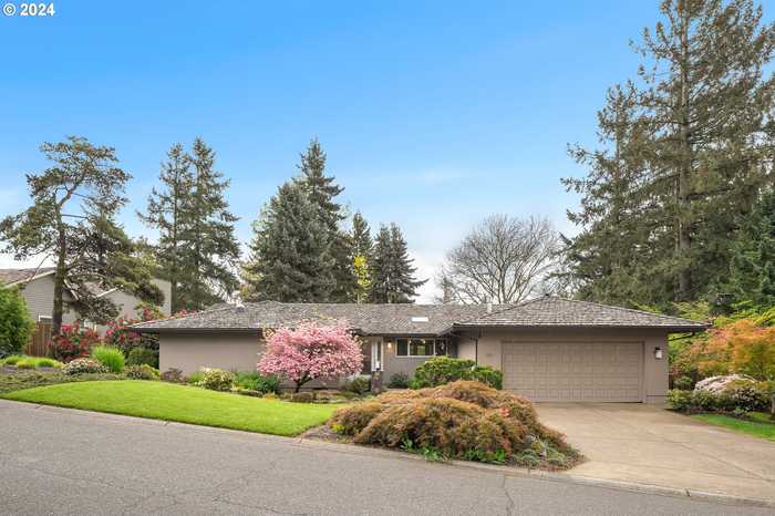 photo 1: 20 OTHELLO ST, Lake Oswego OR 97035